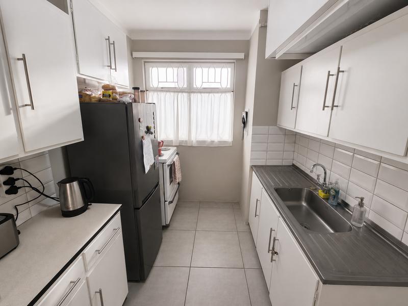 2 Bedroom Property for Sale in Sea Point Western Cape